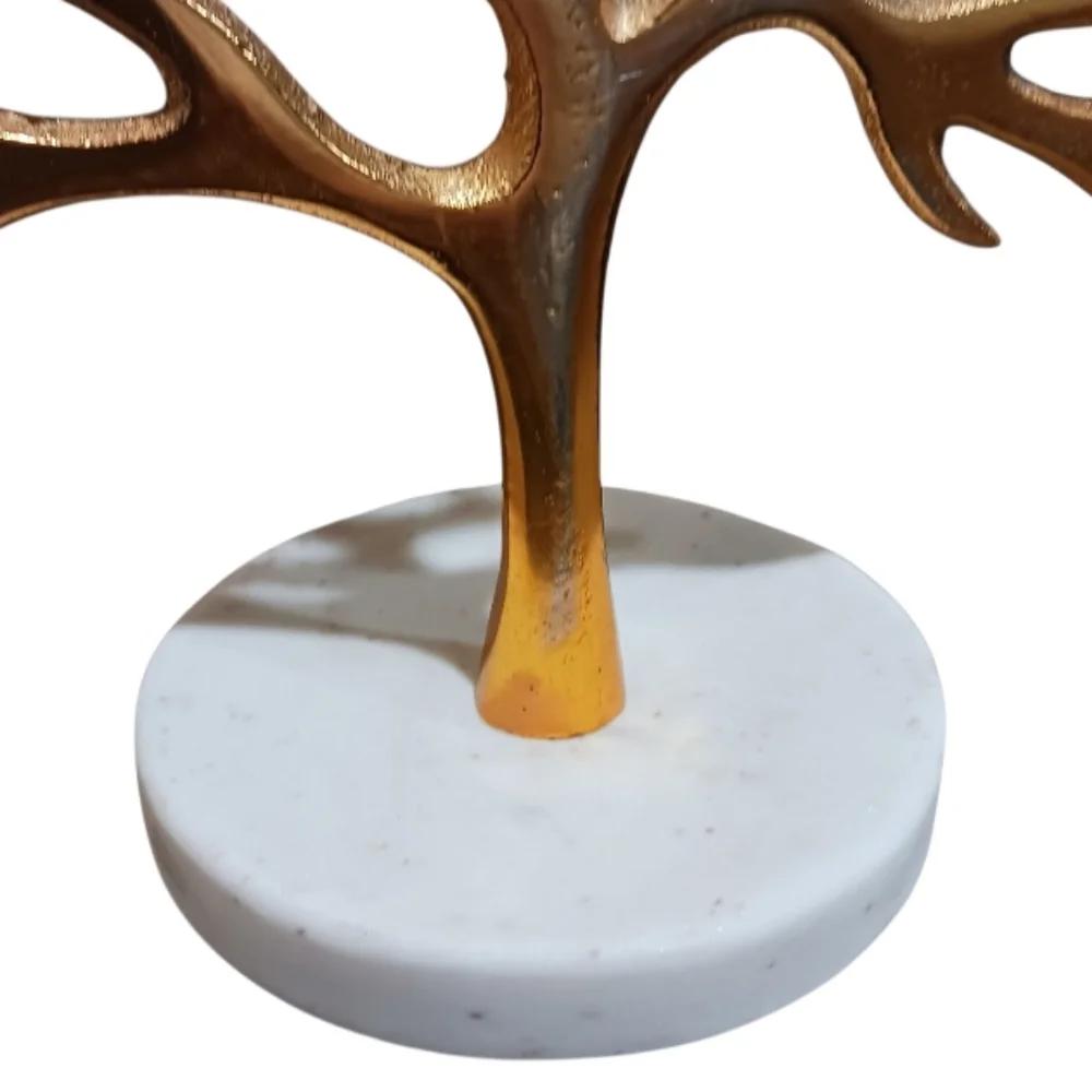 Cosmopolitan jewerly tree